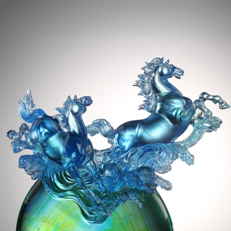 LIULI Crystal Art Horse Sculpture, Resembling water – ever in motion, ever alive