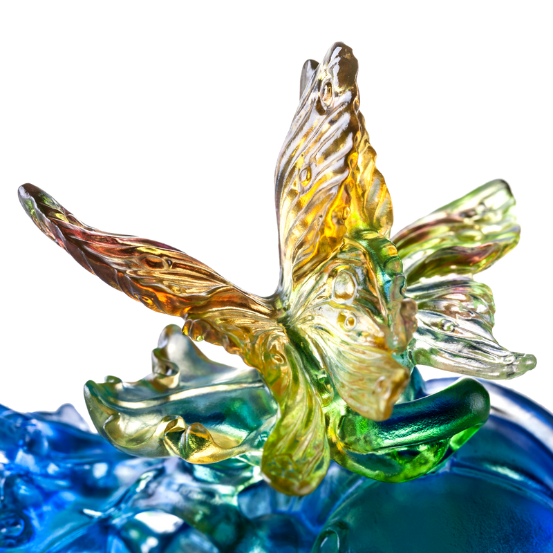 '-- DELETE -- Crystal Butterfly, Paperweight, Fruits of Prosperity - LIULI Crystal Art